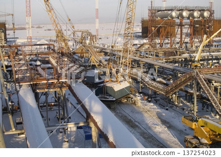 Oil refinery Construction of an oil industrial facility 137254023