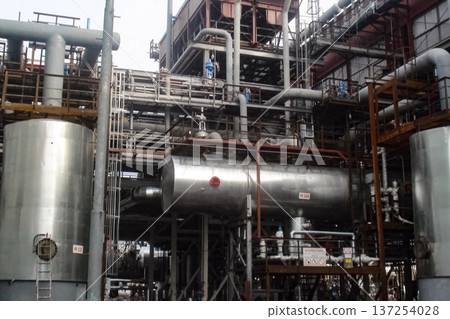 Oil refinery Construction of an oil industrial facility 137254028