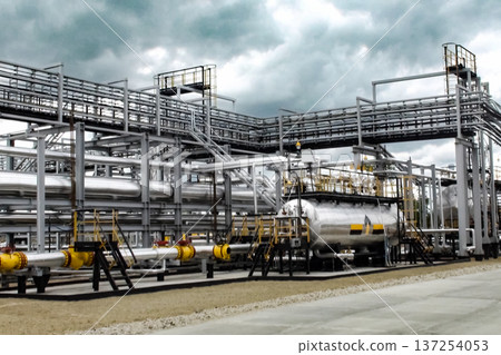 Oil refinery Construction of an oil industrial facility 137254053