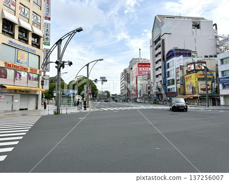 Ueno Boulevard in the early morning Ueno Boulevard in the early morning 137256007