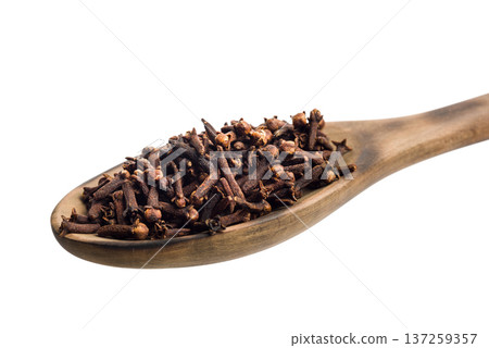 cloves cloves 137259357