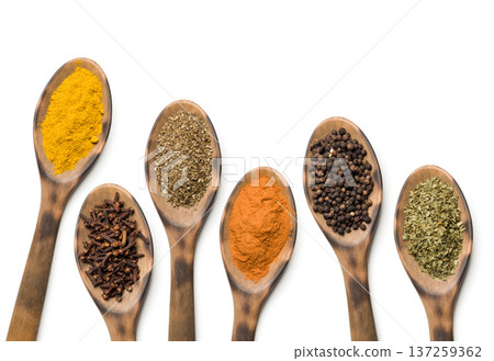 variety of spices 137259362