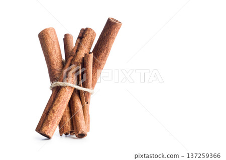 Cinnamon sticks 137259366