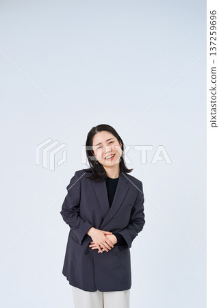 Business woman suffering from abdominal pain Business woman suffering from abdominal pain 137259696