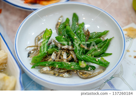 Spicy Stir Fried Anchovy Korean side dish 137260184