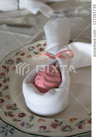 Table set with easter pattern Table set with easter pattern 137265739