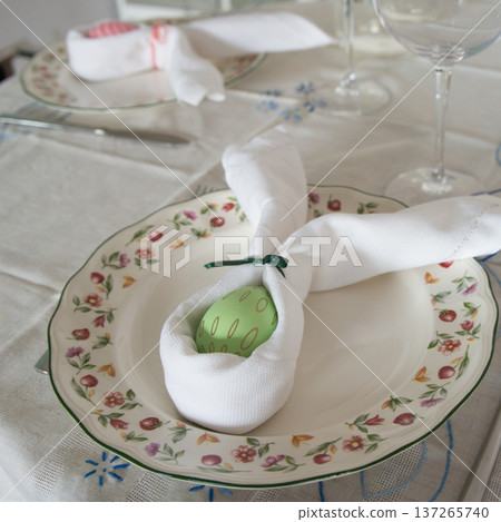 Table set with easter pattern Table set with easter pattern 137265740