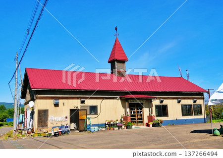大久保肉雞養殖場的景觀(北海道二木町) 大久保肉雞養殖場的景觀(北海道二木町) 137266494