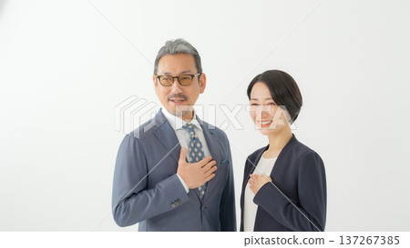 商務男士女士 商務男士女士 137267385