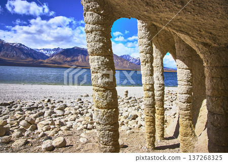 Crowley Lake Stone Columns and Sierra Nevada Mountains Beside Eastern Sierra Lake Crowley Lake Stone Columns and Sierra Nevada Mountains Beside Eastern Sierra Lake 137268325