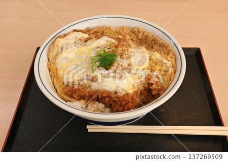 日本料理、豬排料理、豬排套裝、炸豬排蓋飯、炸豬排咖哩飯,以及其他日本旅遊相關資料。 日本料理、豬排料理、豬排套裝、炸豬排蓋飯、炸豬排咖哩飯,以及其他日本旅遊相關資料。 137269509