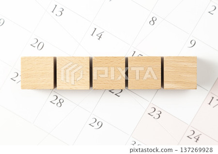 Calendar and blank blocks 137269928