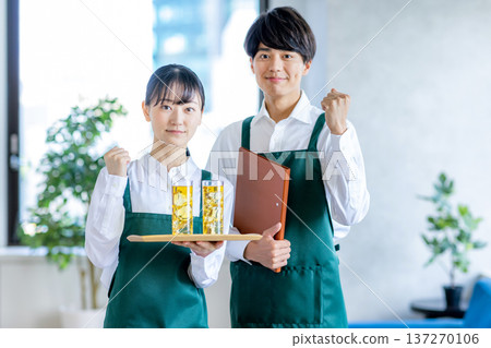 Cafe part-time job men and women Cafe part-time job men and women 137270106