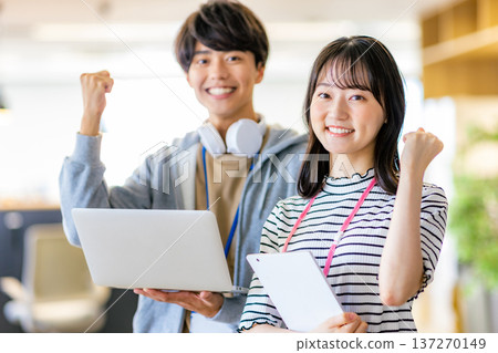 Business person working in the office Business person working in the office 137270149
