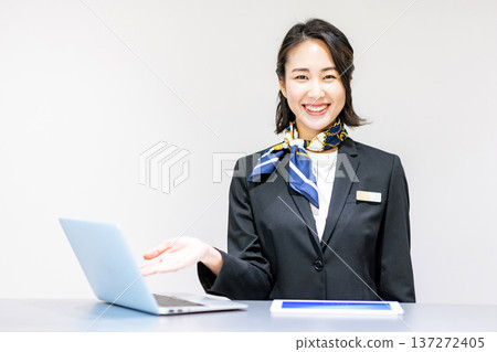 接待處的女人 接待處的女人 137272405