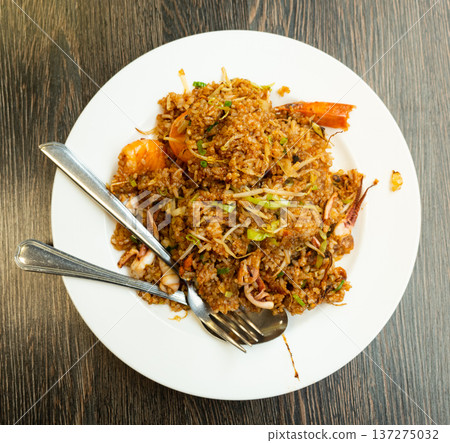 Chinese-style fried rice with mixed seafood Chinese-style fried rice with mixed seafood 137275032