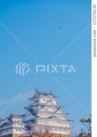 Blue sky and Himeji Castle scenery Blue sky and Himeji Castle scenery 137276216