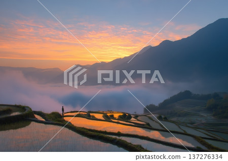 日落時分，梯田雲海環繞，山脈景色3D插圖 137276334