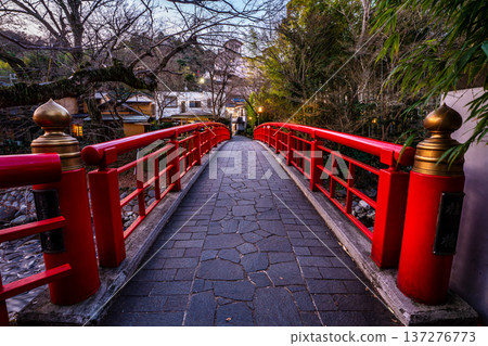 Shuzenji at dawn: Katsura Bridge [Izu City, Shizuoka Prefecture] 137276773