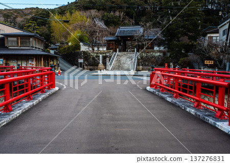 黎明時的修善寺：高溪橋與修善寺 [靜岡縣伊豆市] 137276831