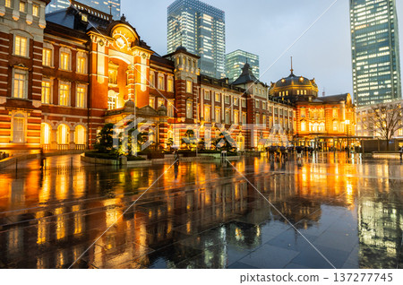 雨夜裡的東京車站 雨夜裡的東京車站 137277745