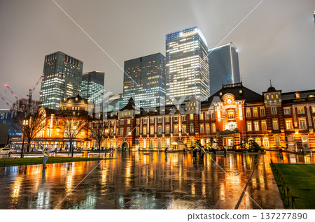東京的雨夜 137277890