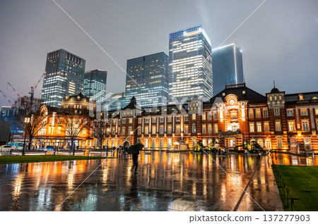Rainy night in Tokyo Rainy night in Tokyo 137277903