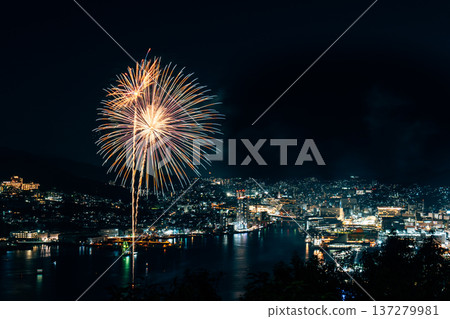 長崎的夜景和夜空中的煙火，躋身世界三大夜景之列 137279981