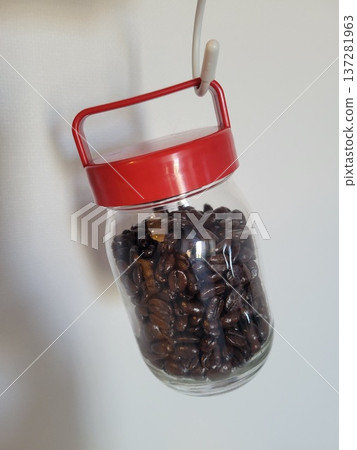 一瓶咖啡豆 一瓶咖啡豆 137281963