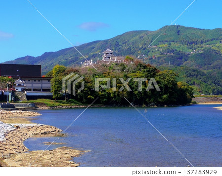 從比治川眺望大津城（愛媛縣大津市） 137283929