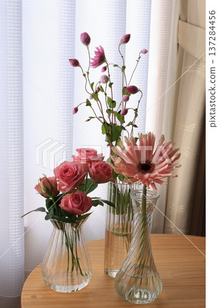粉紅色的花朵 粉紅色的花朵 137284456