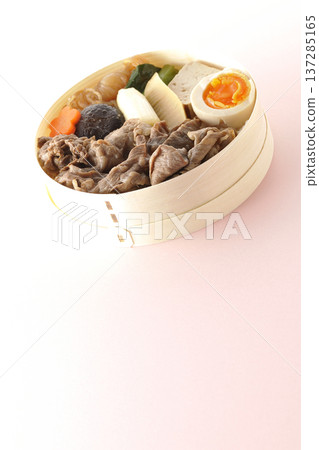 食材豐富的壽喜燒便當 137285165