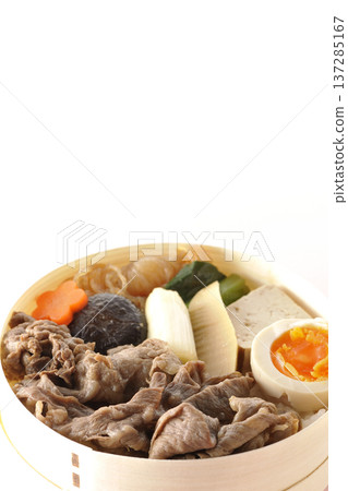 Sukiyaki bento with plenty of ingredients Sukiyaki bento with plenty of ingredients 137285167