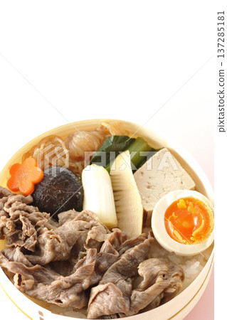食材豐富的壽喜燒便當 137285181