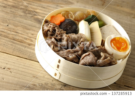 Sukiyaki bento with plenty of ingredients Sukiyaki bento with plenty of ingredients 137285913