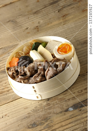 Sukiyaki bento with plenty of ingredients Sukiyaki bento with plenty of ingredients 137285927