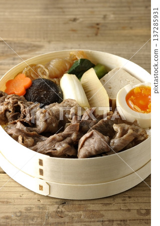 Sukiyaki bento with plenty of ingredients Sukiyaki bento with plenty of ingredients 137285931
