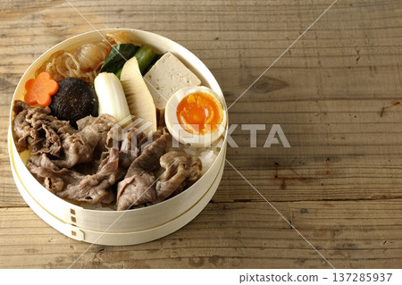 食材豐富的壽喜燒便當 137285937