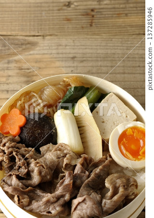 Sukiyaki bento with plenty of ingredients Sukiyaki bento with plenty of ingredients 137285946