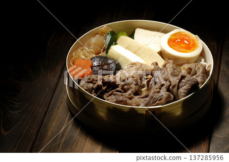 Sukiyaki bento with plenty of ingredients Sukiyaki bento with plenty of ingredients 137285956