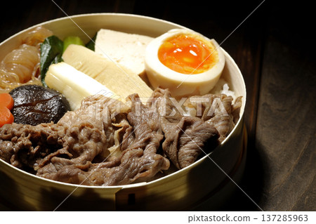 Sukiyaki bento with plenty of ingredients Sukiyaki bento with plenty of ingredients 137285963