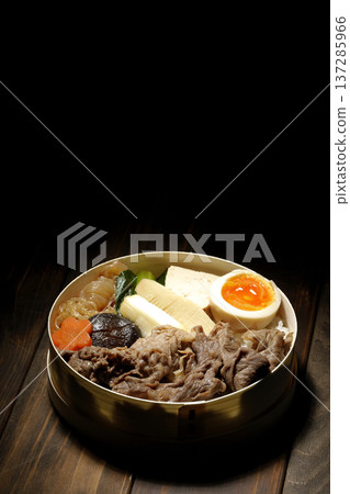 食材豐富的壽喜燒便當 137285966