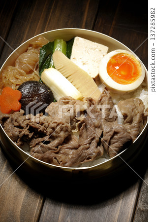 Sukiyaki bento with plenty of ingredients Sukiyaki bento with plenty of ingredients 137285982