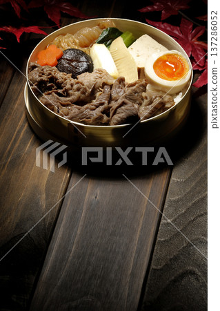 食材豐富的壽喜燒便當 137286052