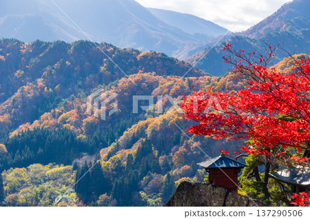 山形縣山形市的秋景-山寺(立石寺)的秋葉-經堂 山形縣山形市的秋景-山寺(立石寺)的秋葉-經堂 137290506