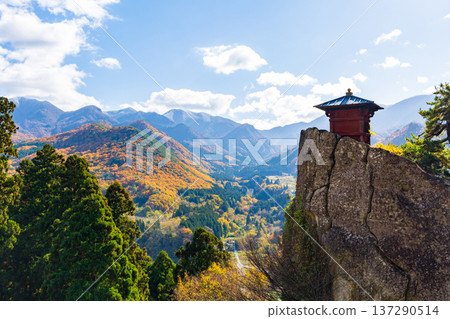 山形縣山形市的秋景－山寺（立石寺）的秋葉－經堂 137290514