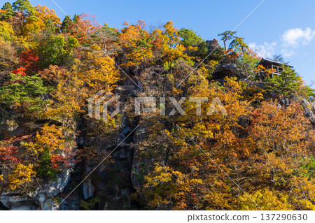 山形縣山形市的秋天-立石寺(山寺)的秋葉 山形縣山形市的秋天-立石寺(山寺)的秋葉 137290630