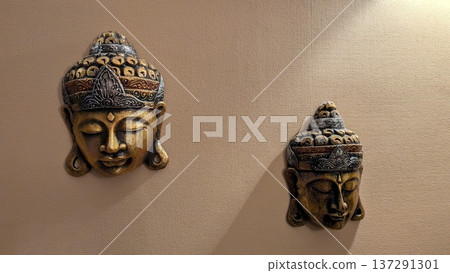 Decorative wall sculpture emphasizing harmony and aesthetic appeal Decorative wall sculpture emphasizing harmony and aesthetic appeal 137291301