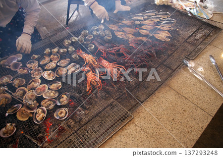 炭火烤伊勢蝦 137293248