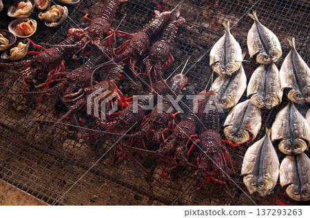 炭火烤伊勢蝦 137293263